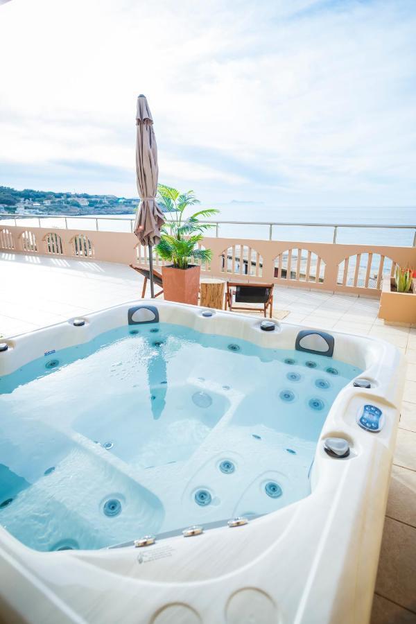 Thea - Rooftop Seaview Jacuzzi 레팀노 외부 사진